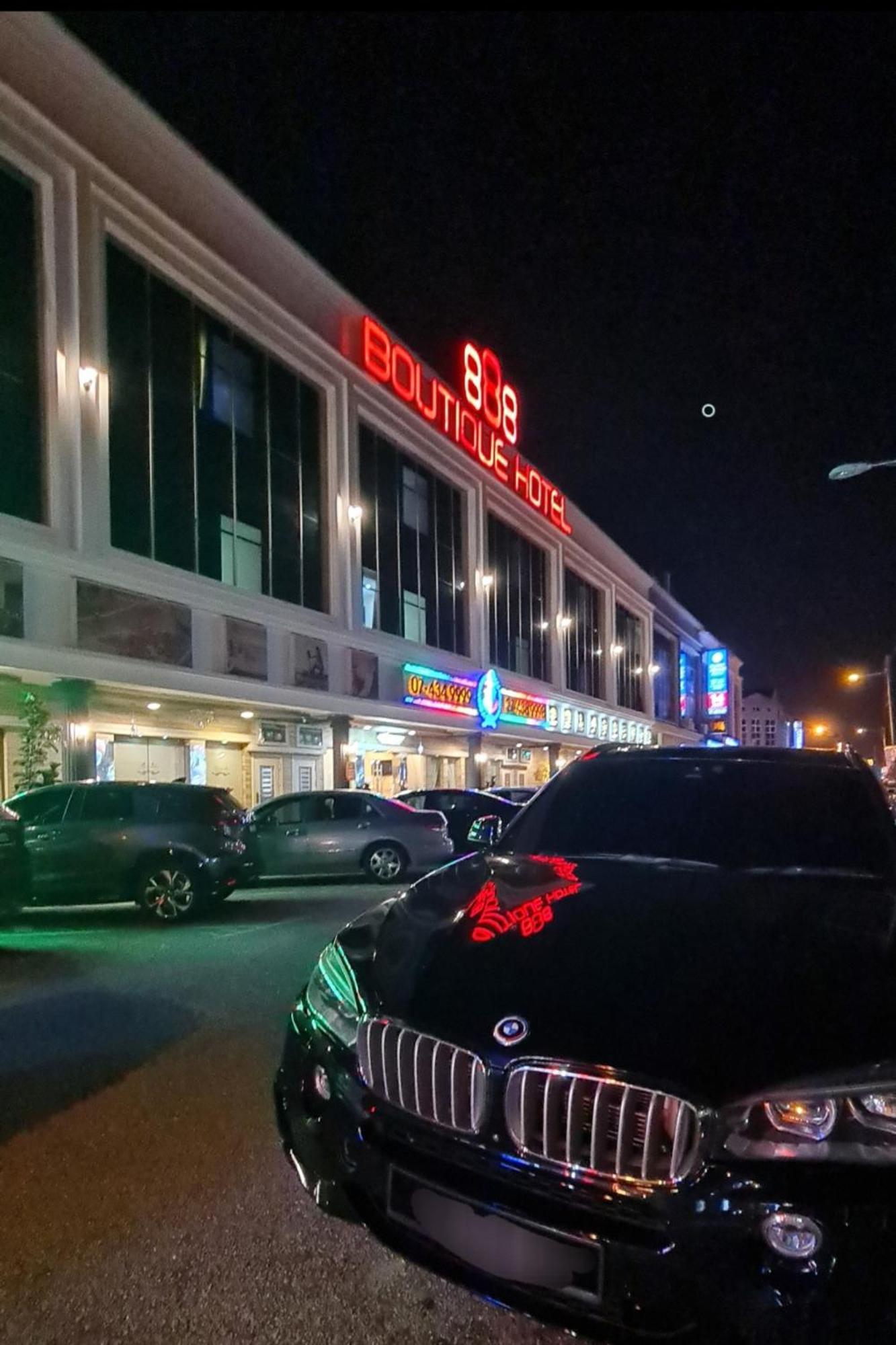 888 Boutique Hotel Batu Pahat Exterior photo